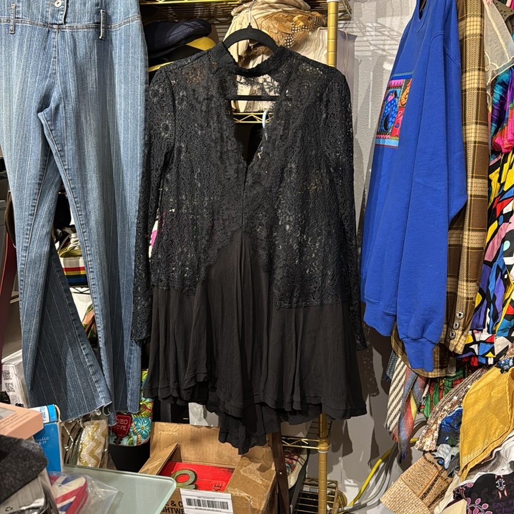 M039 // EUC // Free People Lace Tunic // XS